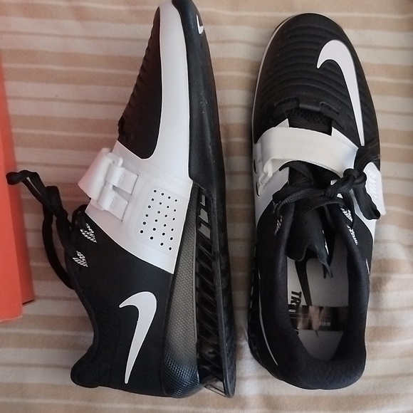 Nike romaleos 3 never worn with both sets insoles and box wmns 9.5 style 878557 - Picture 8 of 10
